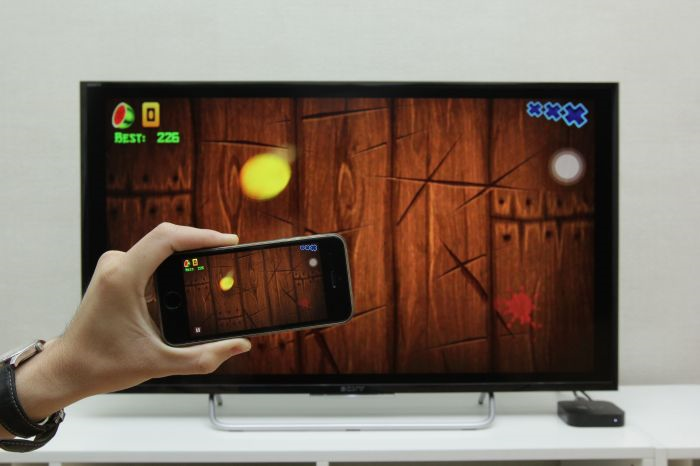Và tất nhiên bạn cũng có thể truyển tải hình ảnh game từ điện thoại lên tivi luôn nhé